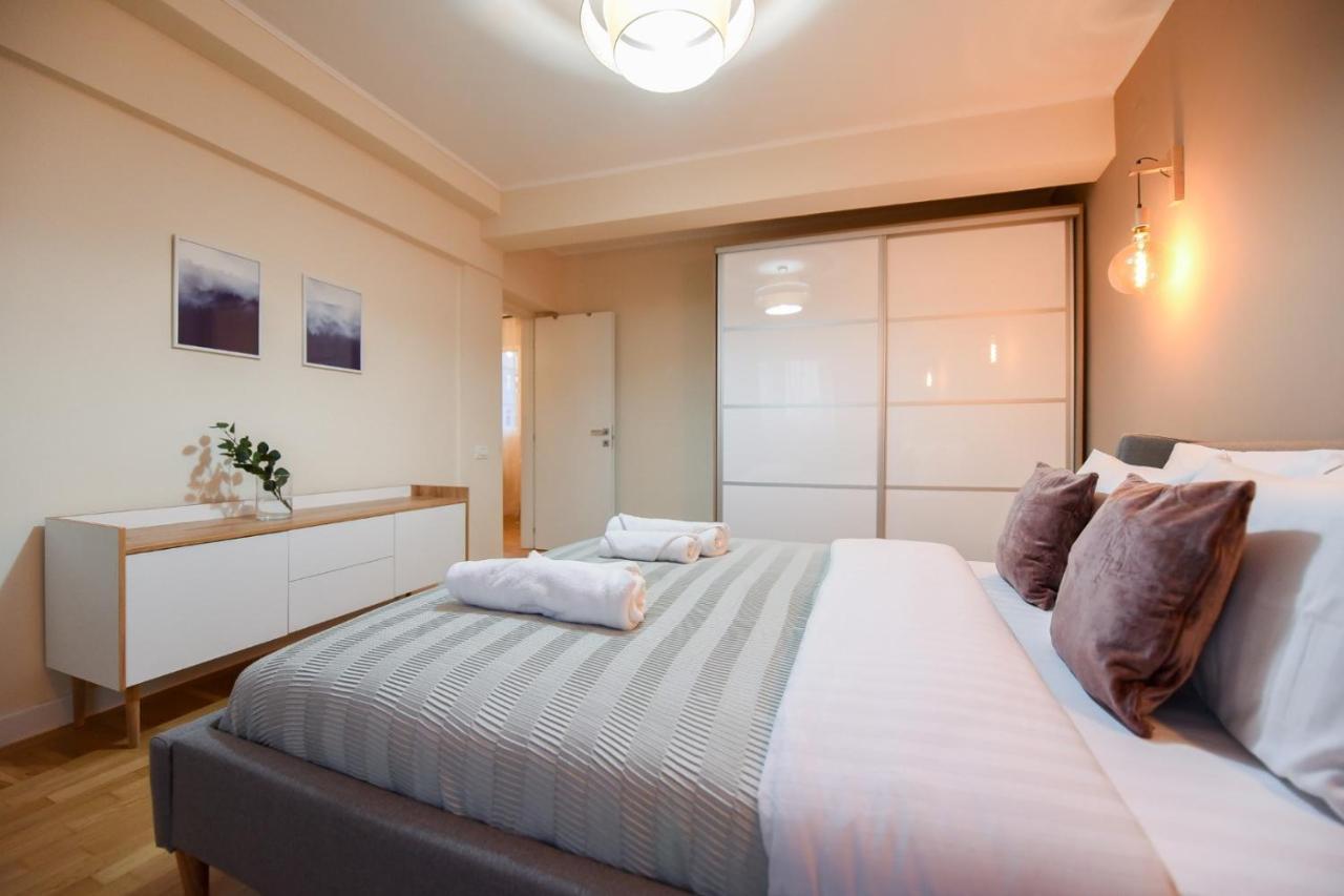 The Dream Apartment - Near Radisson Hotel ブカレスト エクステリア 写真