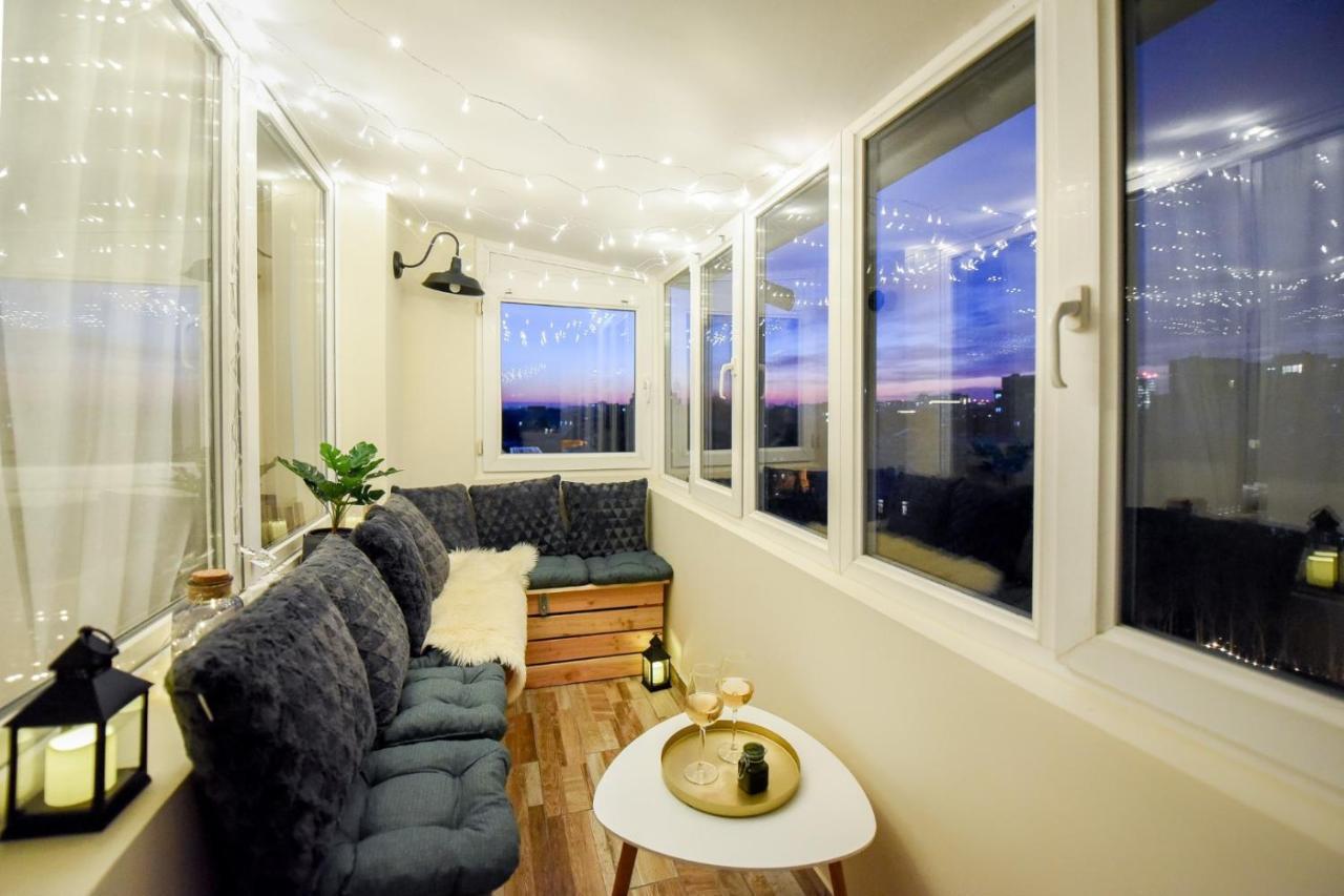The Dream Apartment - Near Radisson Hotel ブカレスト エクステリア 写真